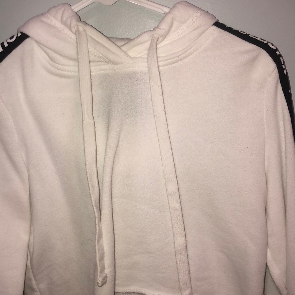 cropped white hollister hoodie
